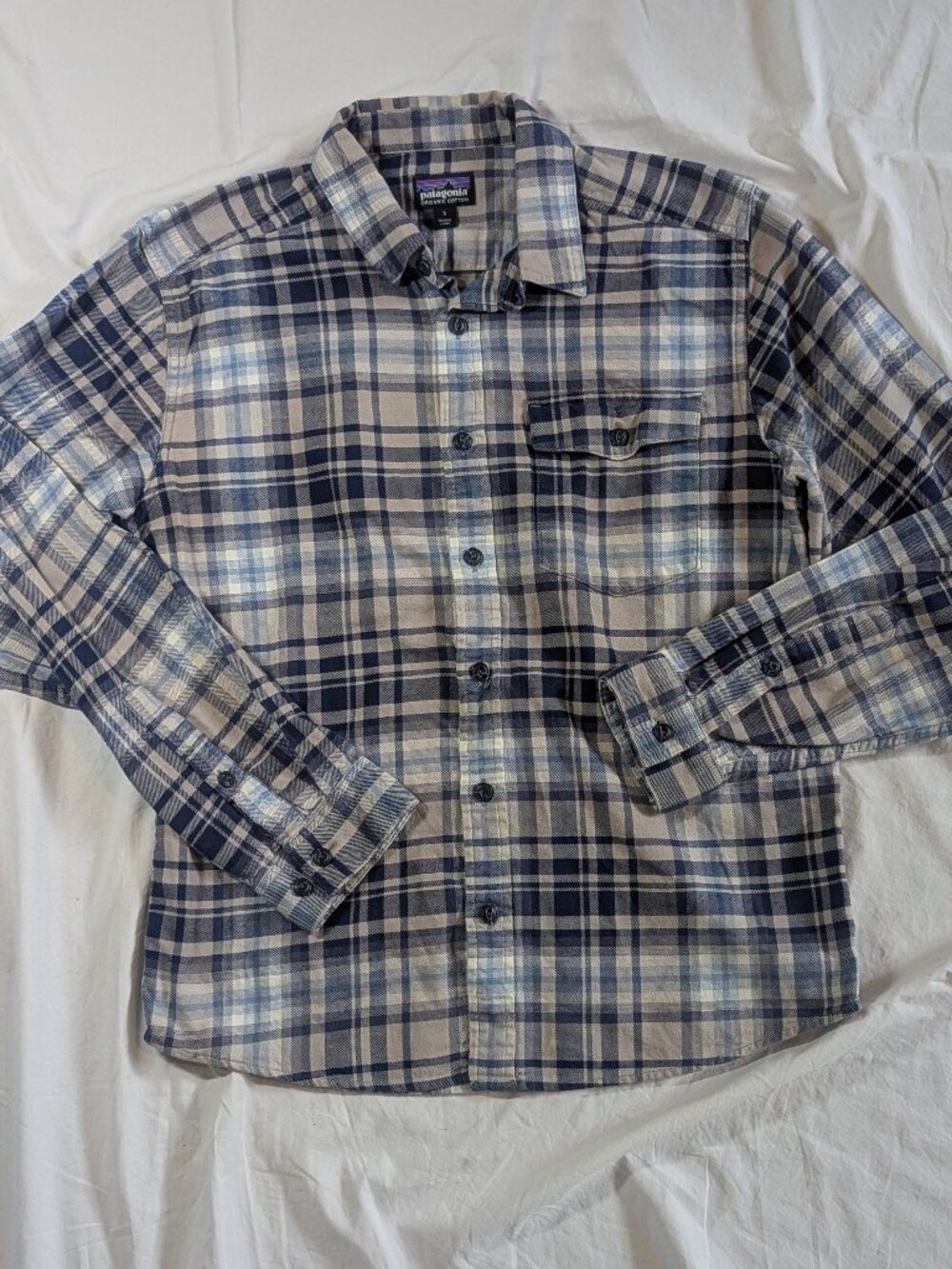Patagonia Men's Lightweight Fjord Flannel Shirt.